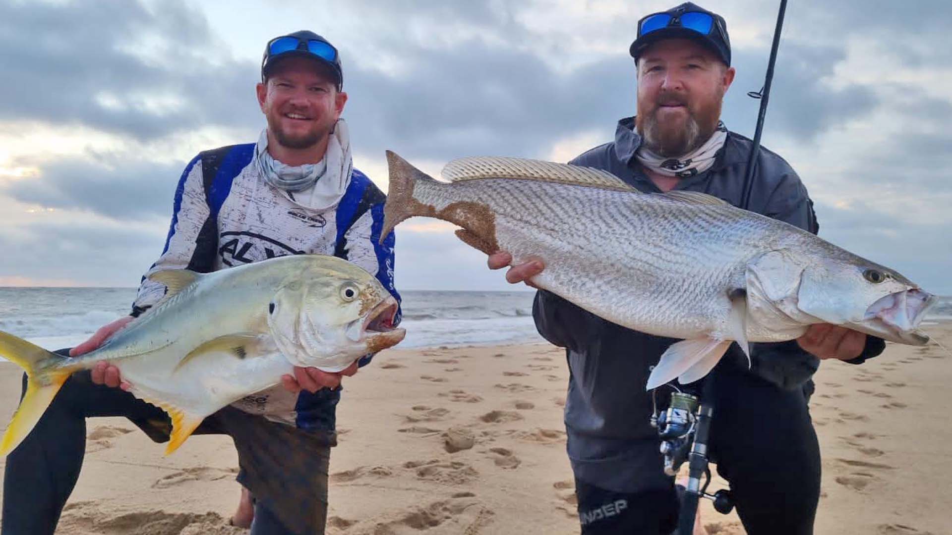 Fliegenfischen und Spinnfischen an der Küste von Westafrika 