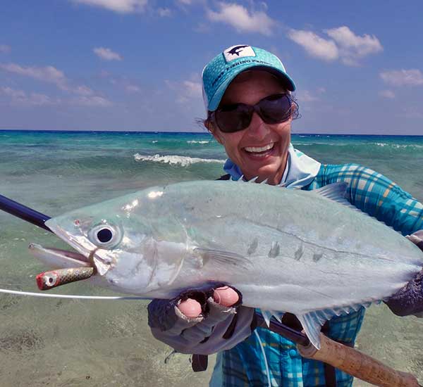 Queenfish auf Fliege