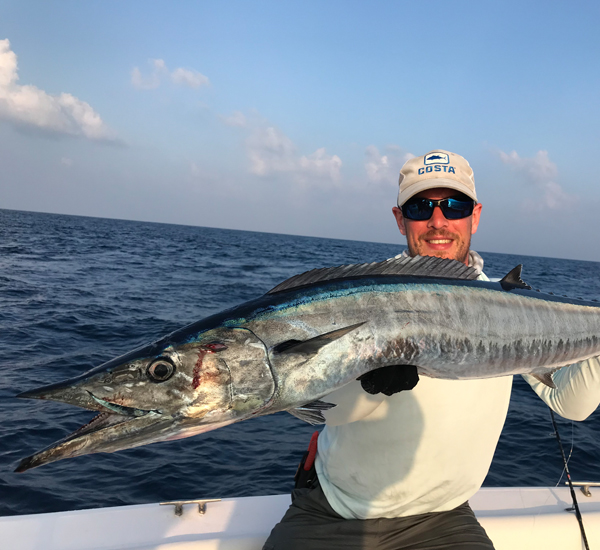 Spinnfischen mit Popper und Stickbait auf Giant Trevally, Thunfische, Snapper, Grouper und mehr.