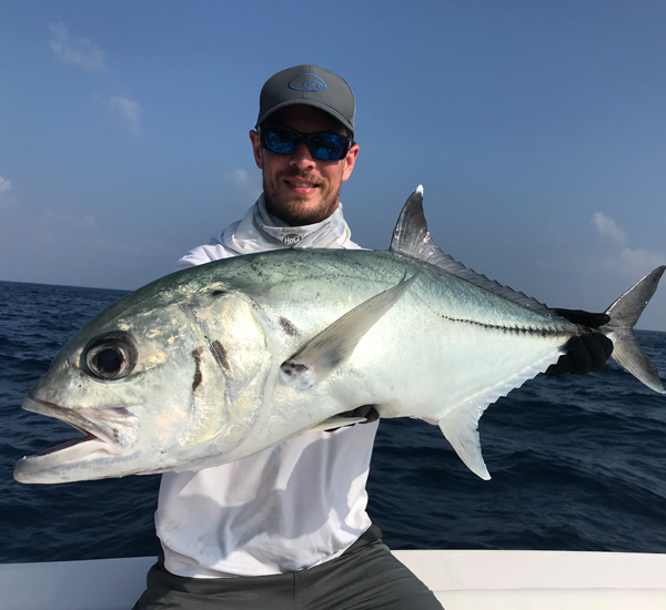 Spinnfischen mit Popper und Stickbait auf Giant Trevally, Thunfische, Snapper, Grouper und mehr.