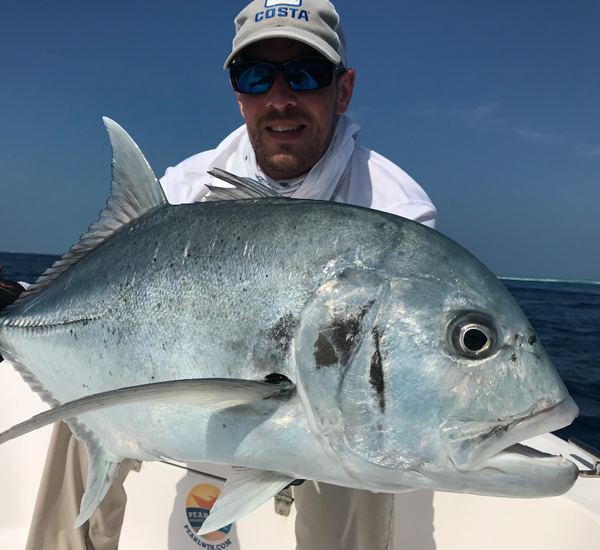 Spinnfischen mit Popper und Stickbait auf Giant Trevally, Thunfische, Snapper, Grouper und mehr.