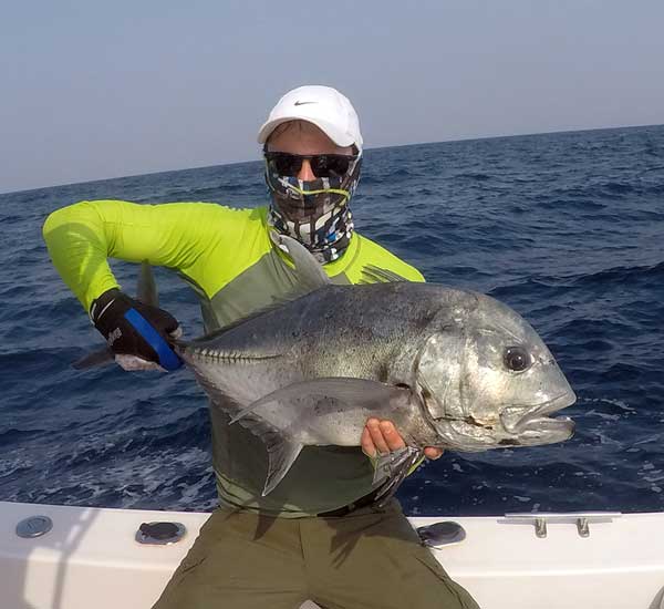 Spinnfischen mit Popper und Stickbait auf Giant Trevally, Thunfische, Snapper, Grouper und mehr.